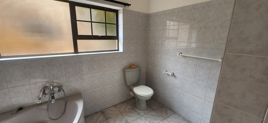 5 Bedroom Property for Sale in Dana Bay Western Cape